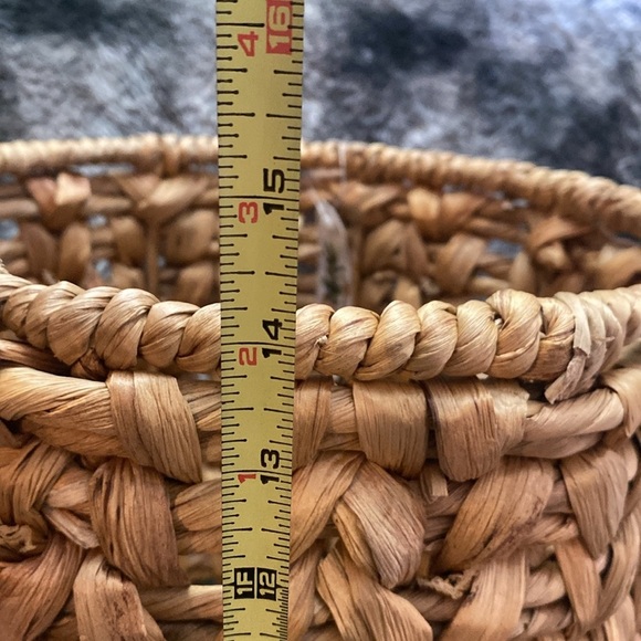 NWT Natural Woven Basket with Stand - Picture 14 of 16